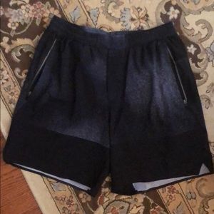 Men’s Medium Lululemon drawstring shorts NEW